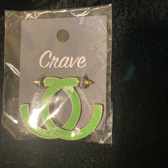 Earrings, pair of Crave reversible in green and purple - Picture 3 of 5